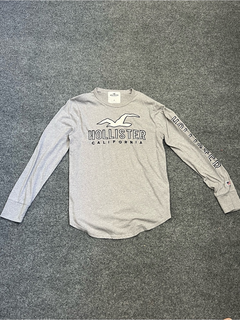 Hollister Men's Long-Sleeve Logo Tee, Heather Gray, Medium
